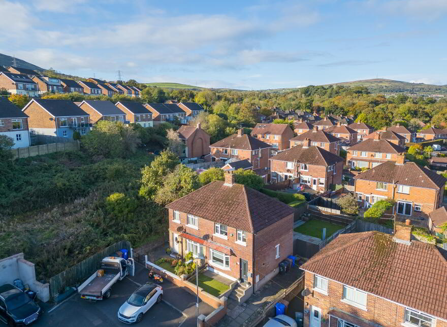 5 Lyndhurst Grove, Belfast, BT13 3PE