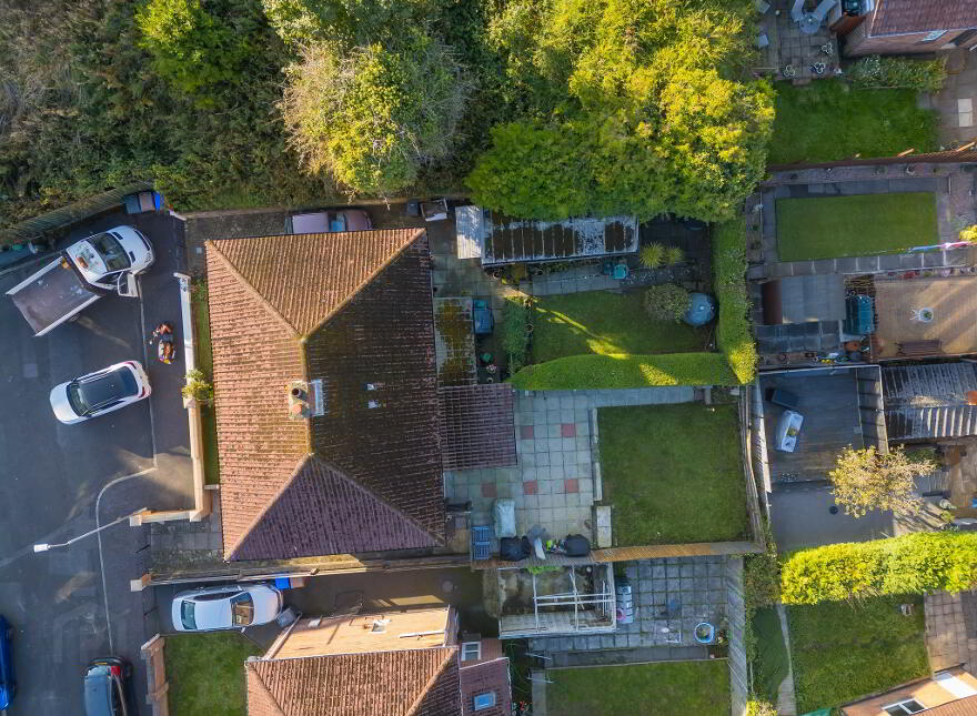 5 Lyndhurst Grove, Belfast, BT13 3PE