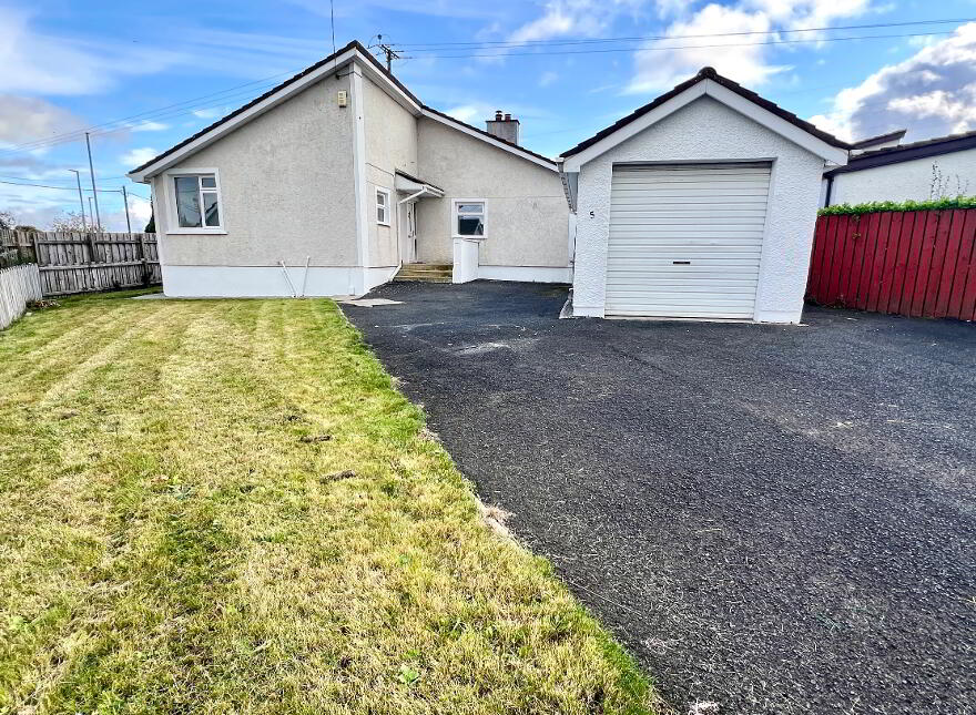 5 Dunseverick Park, Waterside, Derry, BT47 2LY photo