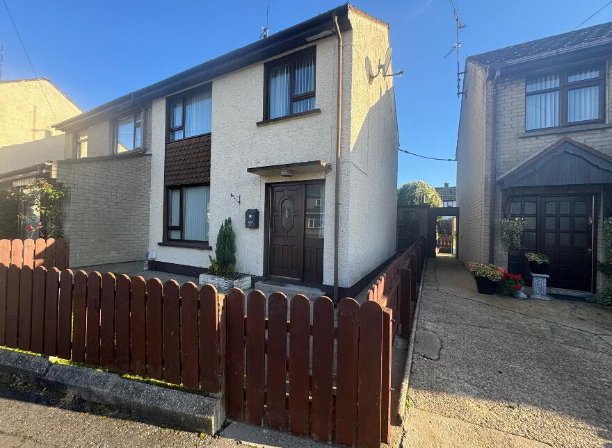 32 Benbradagh Avenue, Limavady, BT49 0AR photo