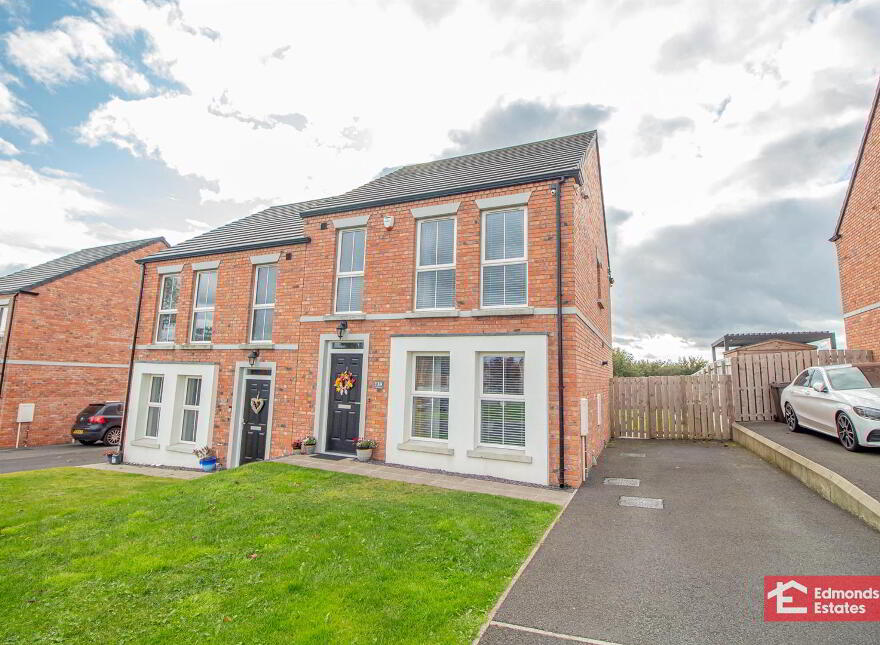 39 Foxton Wood Avenue, Ballymena, BT42 4BF photo