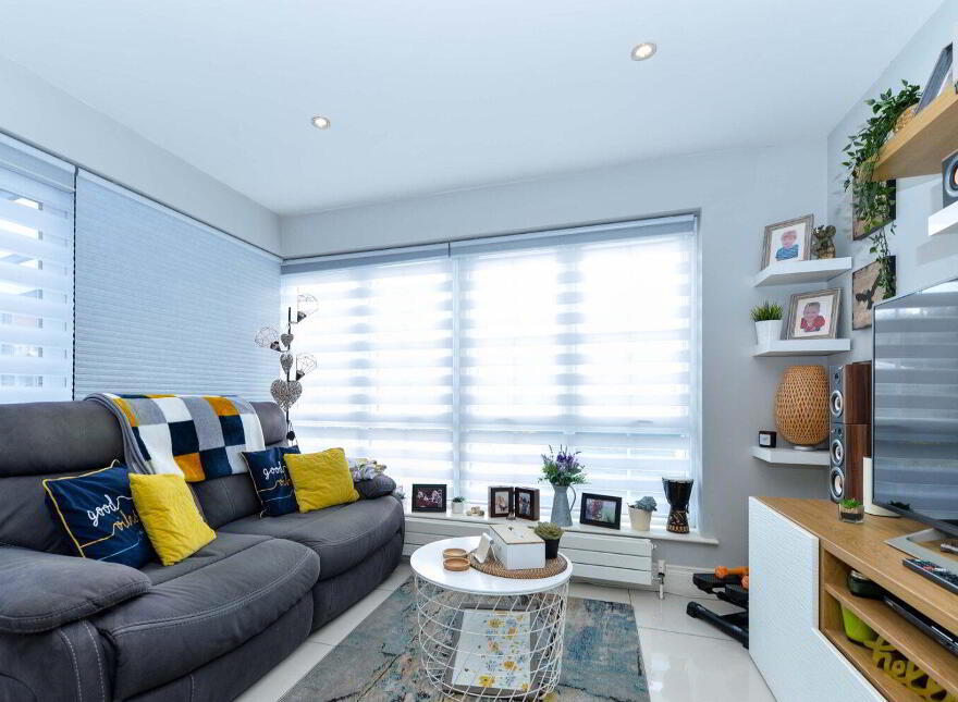 15 Millmount Village Square, Dundonald, Belfast, BT16 1YX