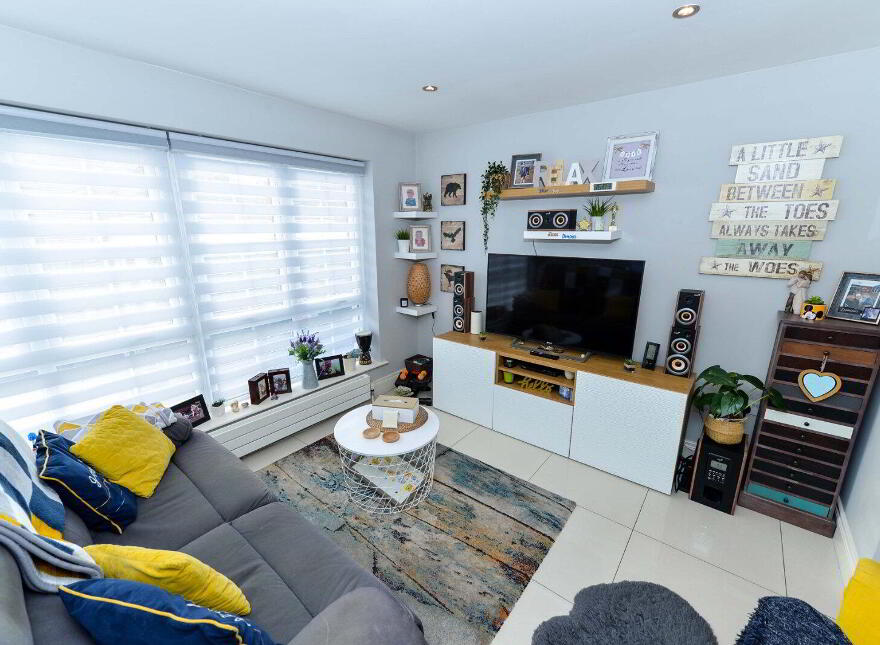 15 Millmount Village Square, Dundonald, Belfast, BT16 1YX