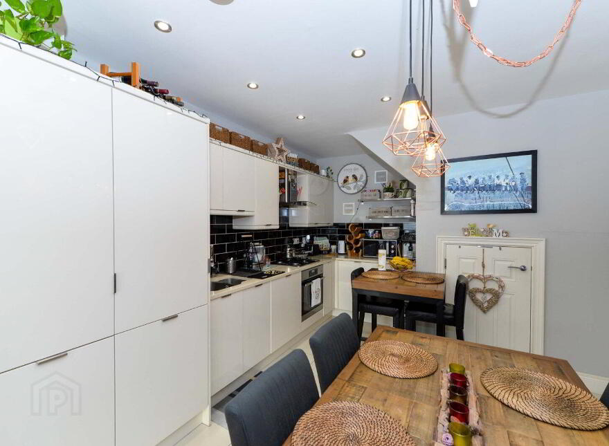 15 Millmount Village Square, Dundonald, Belfast, BT16 1YX