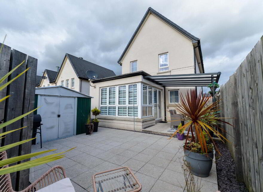 15 Millmount Village Square, Dundonald, Belfast, BT16 1YX