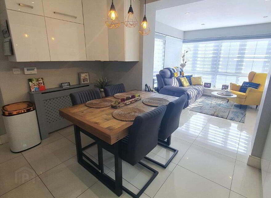 15 Millmount Village Square, Dundonald, Belfast, BT16 1YX