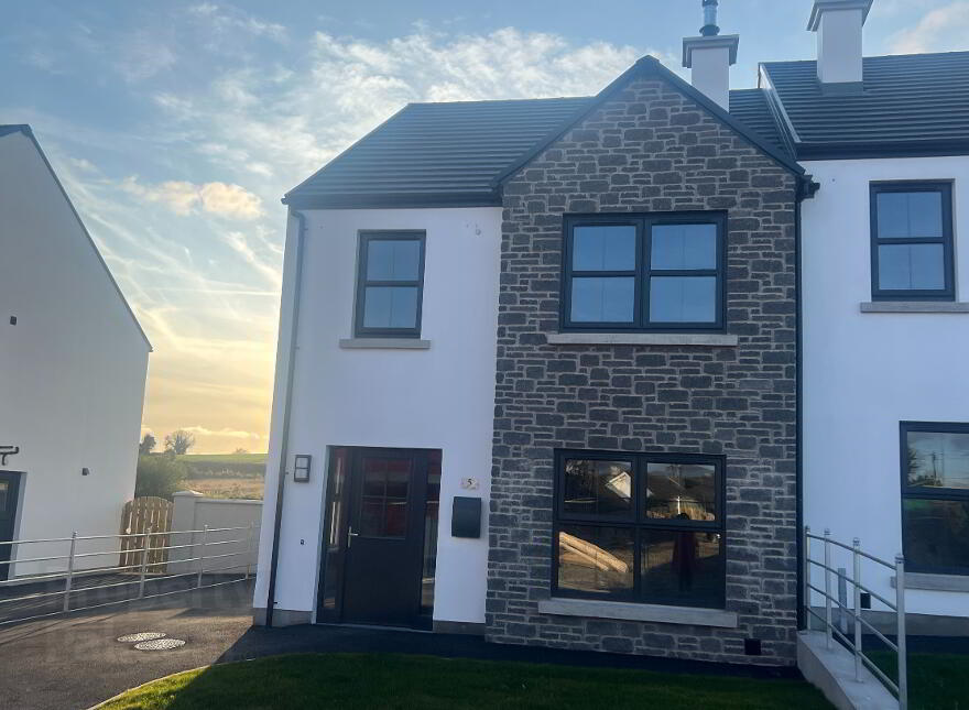 5 Culan Close, Dromintee, Newry, BT35 8XY photo