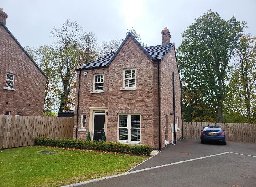 30 Foxleigh Wood, Lurgan, Craigavon, BT67 8GW photo