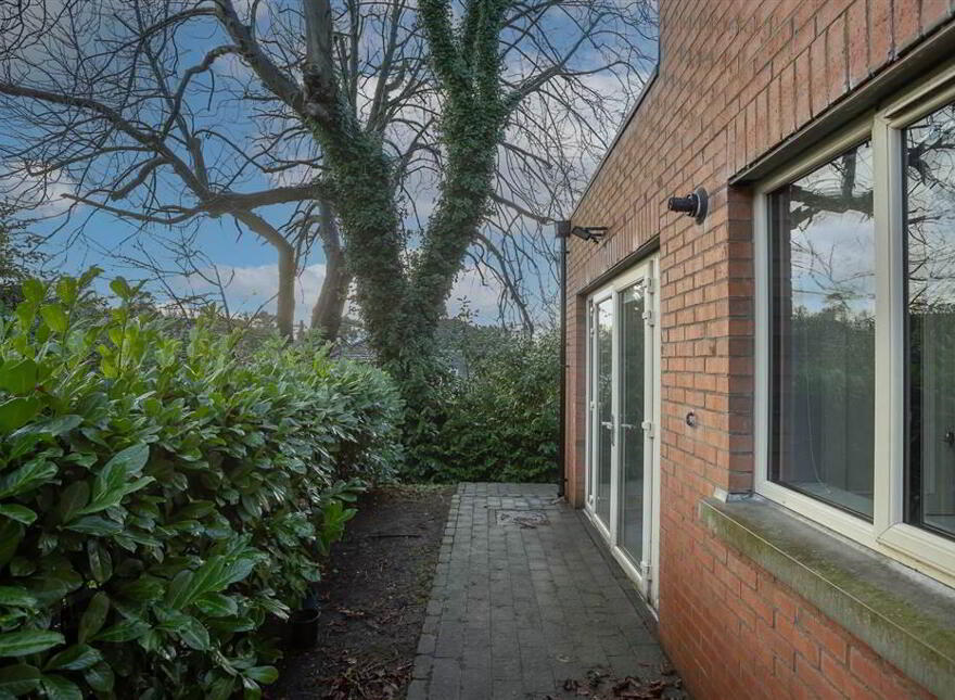 11 Montpelier Park, Malone Road, Belfast, BT9 5HP
