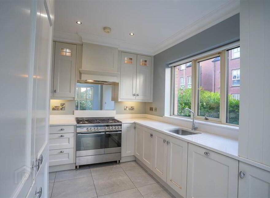 11 Montpelier Park, Malone Road, Belfast, BT9 5HP
