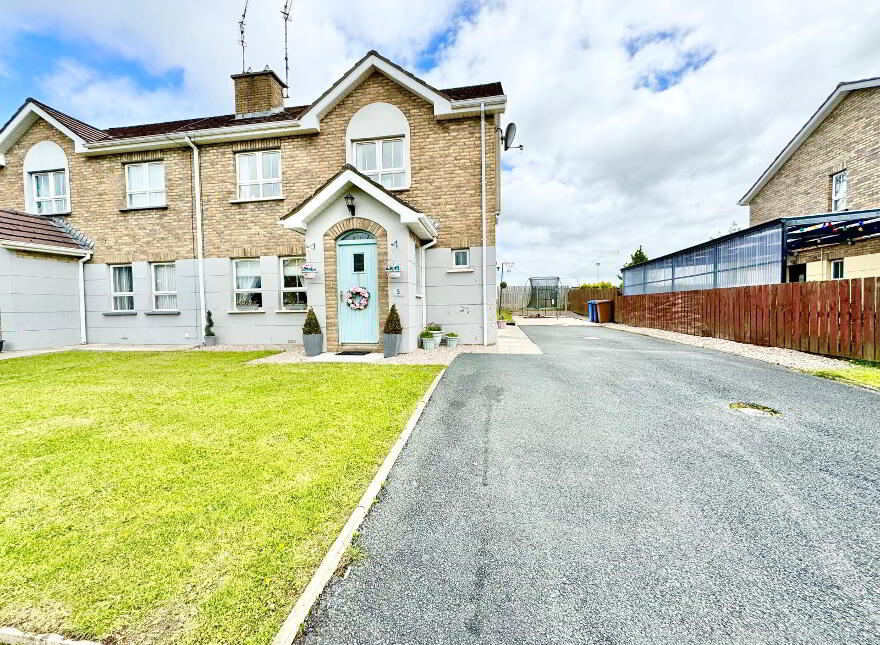 5 Slieveard Court, Omagh, BT79 7JF photo