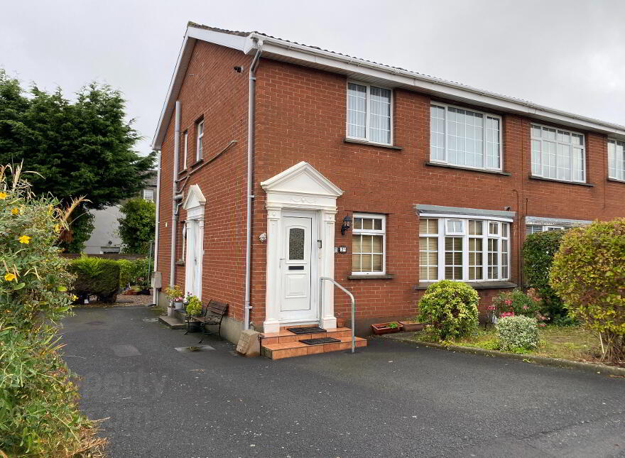 3a Strathearn Court, Holywood, BT18 9NP photo