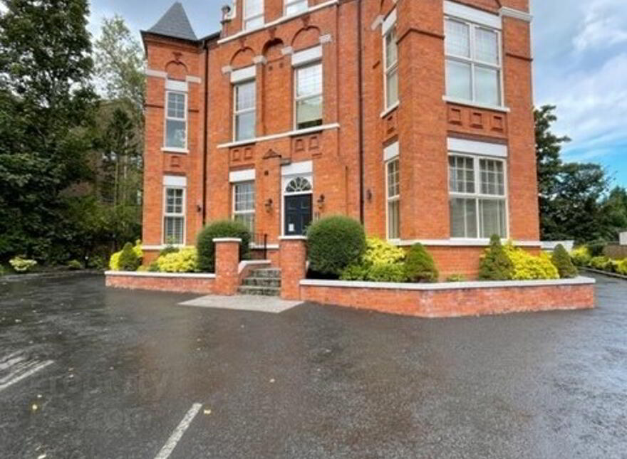 Apt, 7 35-37 Sans Souci Park, Malone Road, Belfast, BT9 5BZ photo