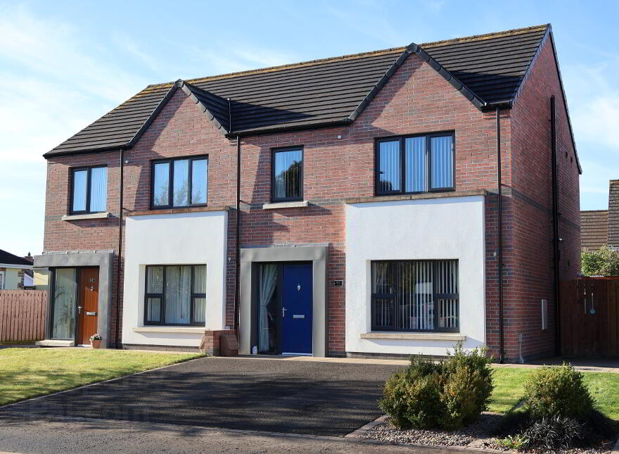 95 Broighter Gardens, Limavady, BT49 0FA photo