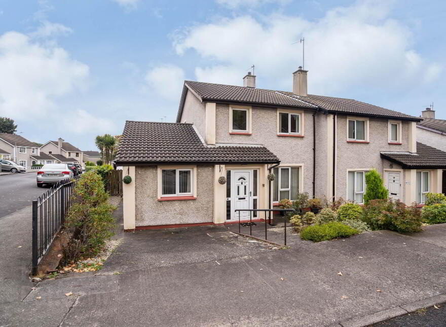 20 Oaklands Park, Gortlee, Letterkenny, F92F61K photo