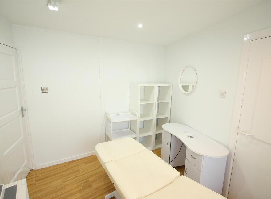2 Lisburn Street, Ballynahinch, BT24 8BD