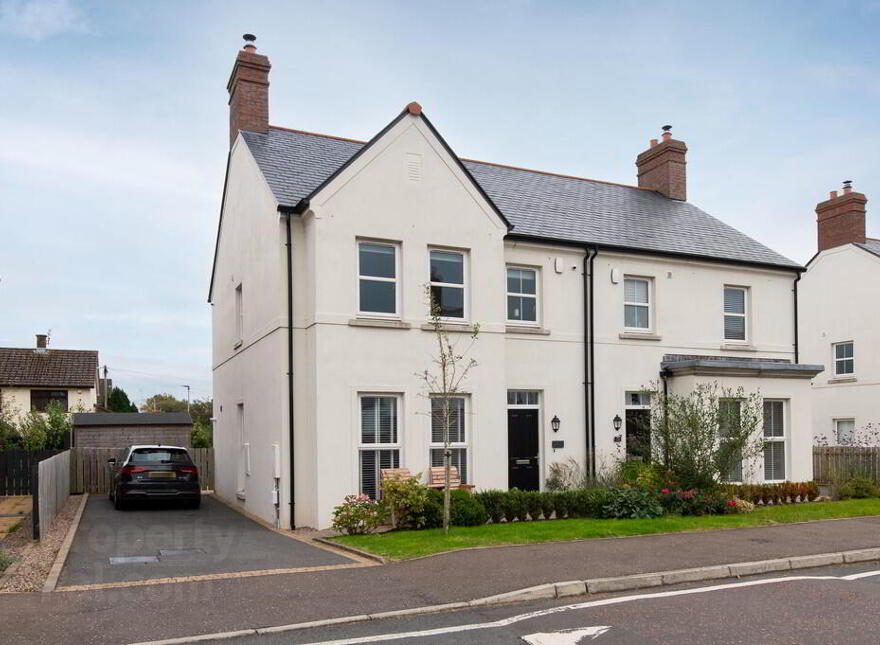 70 Hartley Hall Green, Greenisland, Carrickfergus, BT38 8FU photo