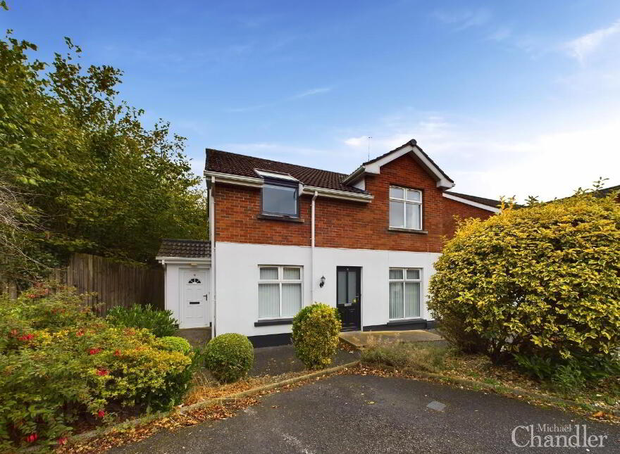 6 Muskett Grove, Carryduff, Belfast, BT8 8QT photo