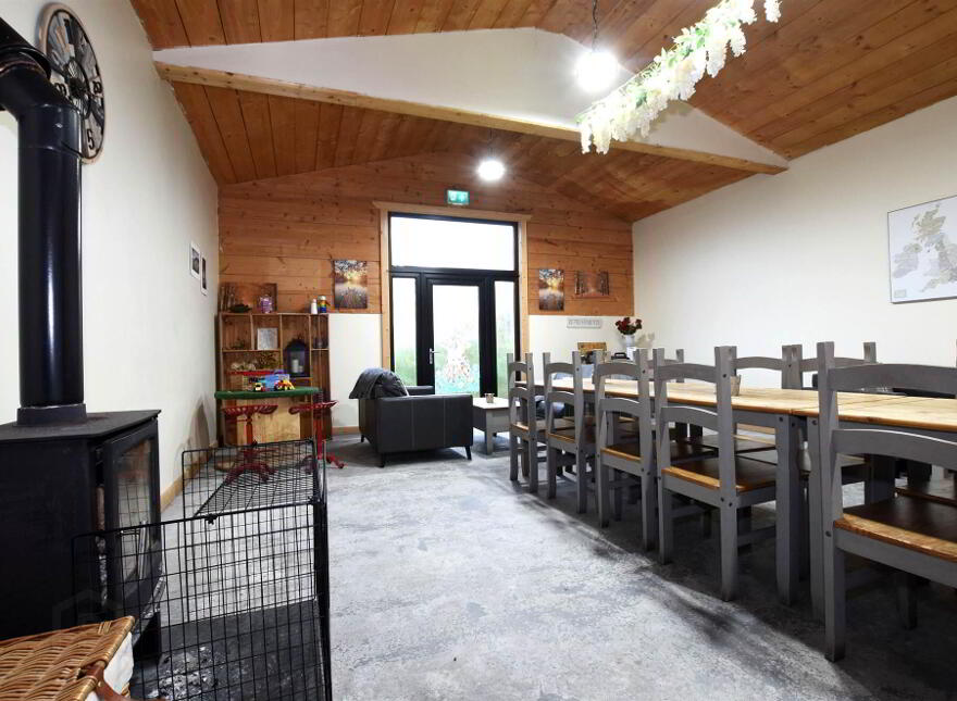Bells Hill Farm Shop & Tea Room, 123 Downpatrick Road, Crossgar, Downpatrick, BT30 9EH