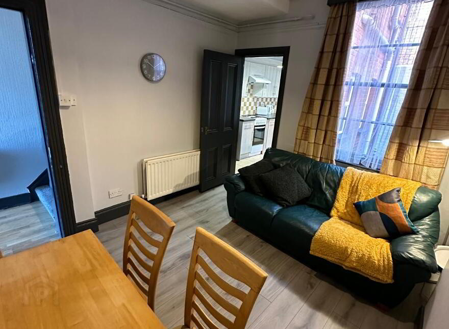 Room 5, 25 Colenso Parade, Belfast, BT9 5AN