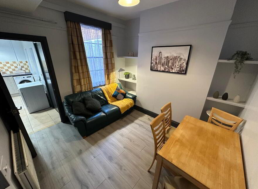 Room 5, 25 Colenso Parade, Belfast, BT9 5AN