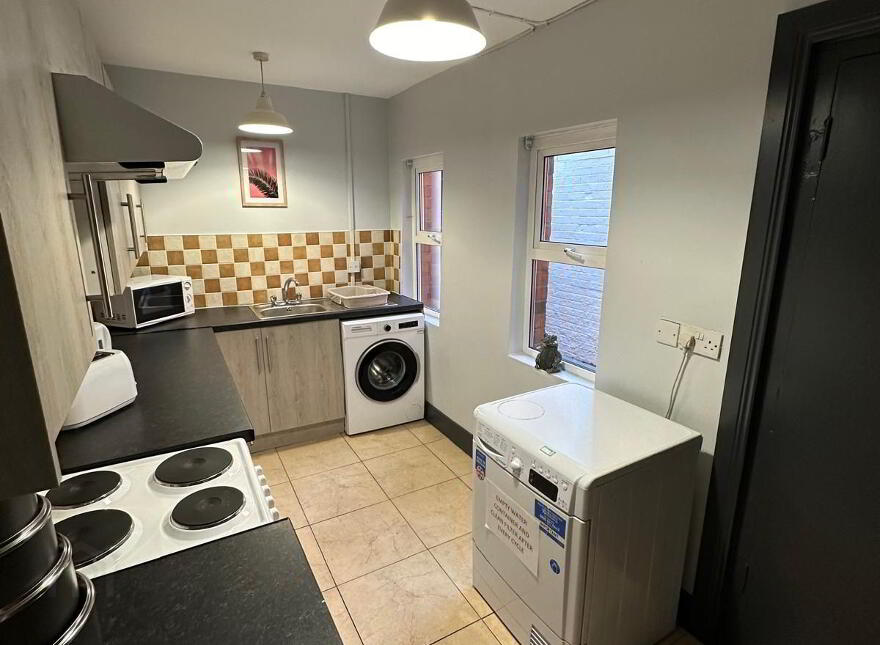 Room 5, 25 Colenso Parade, Belfast, BT9 5AN