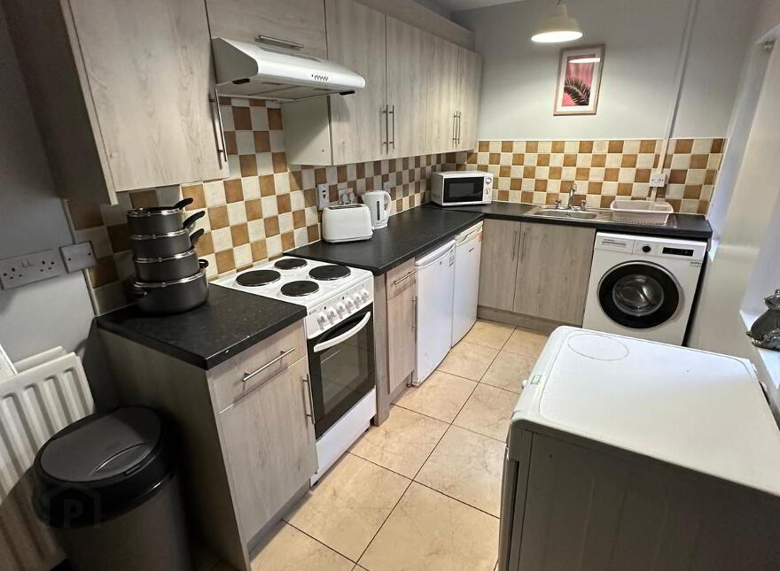 Room 5, 25 Colenso Parade, Belfast, BT9 5AN