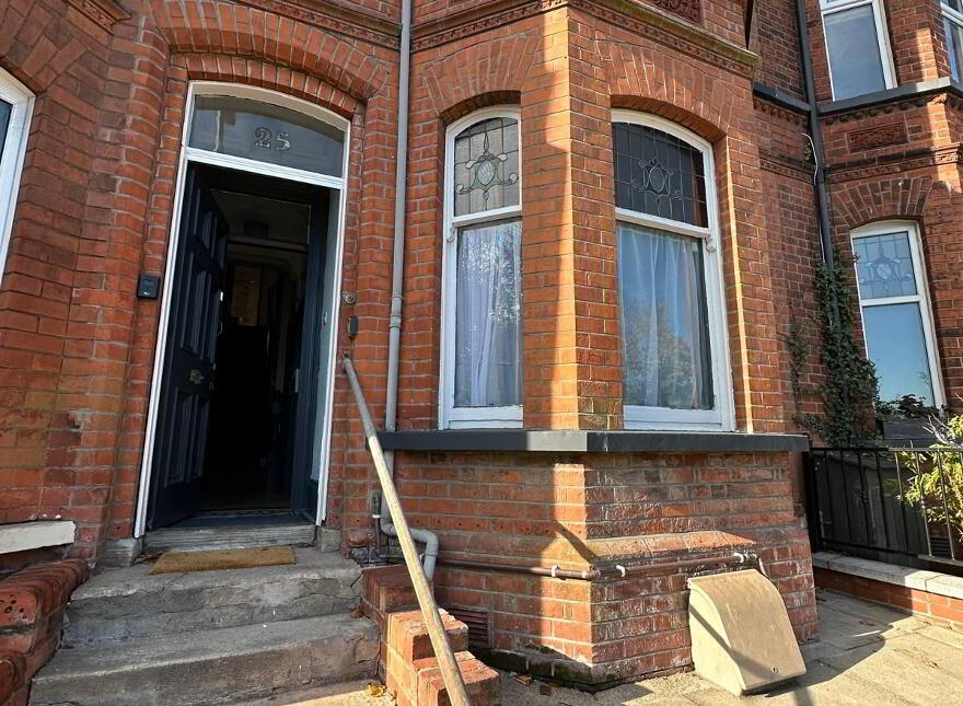Room 5, 25 Colenso Parade, Belfast, BT9 5AN