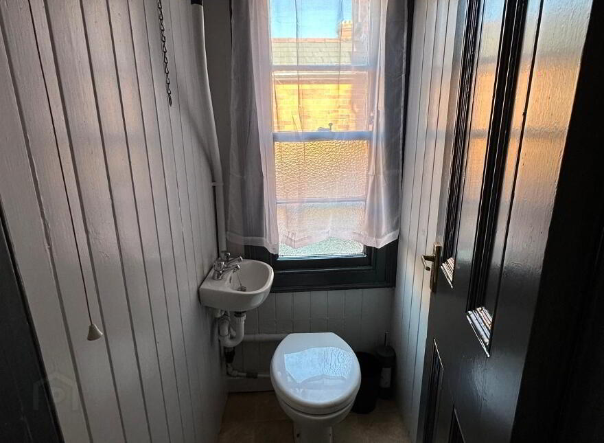 Room 5, 25 Colenso Parade, Belfast, BT9 5AN