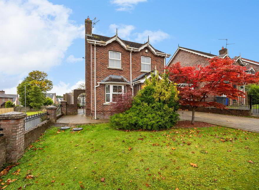 33 Mount Eagles Park, Stewartstown Road, Belfast, BT17 0GU photo