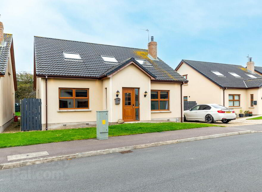 31 Castle Meadow Drive, Cloughey, Newtownards, BT22 1RT photo