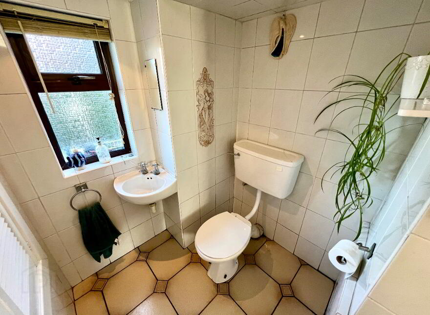 16 Aberfoyle Crescent South, Derry, BT48 7PF