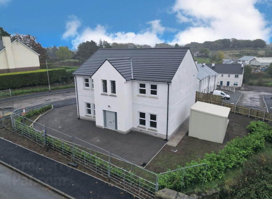 2 Castletown Brae, Fintona, Omagh, BT78 2FA photo