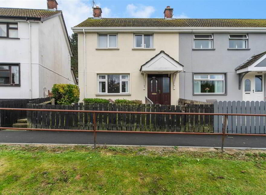 63 Meadowlands, Downpatrick, BT30 6EN photo