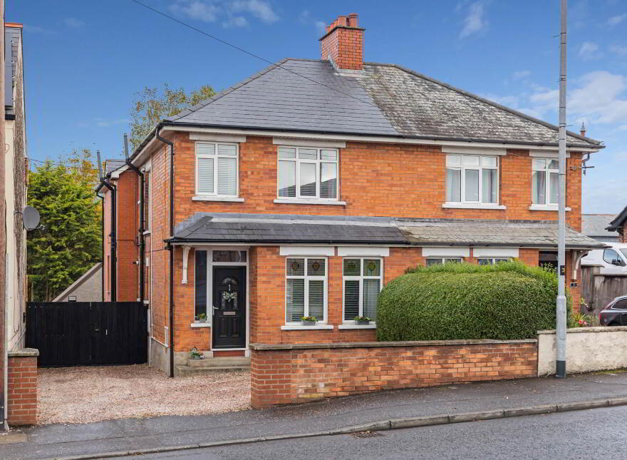 19 Hillhall Road, Lisburn, BT27 5BU photo