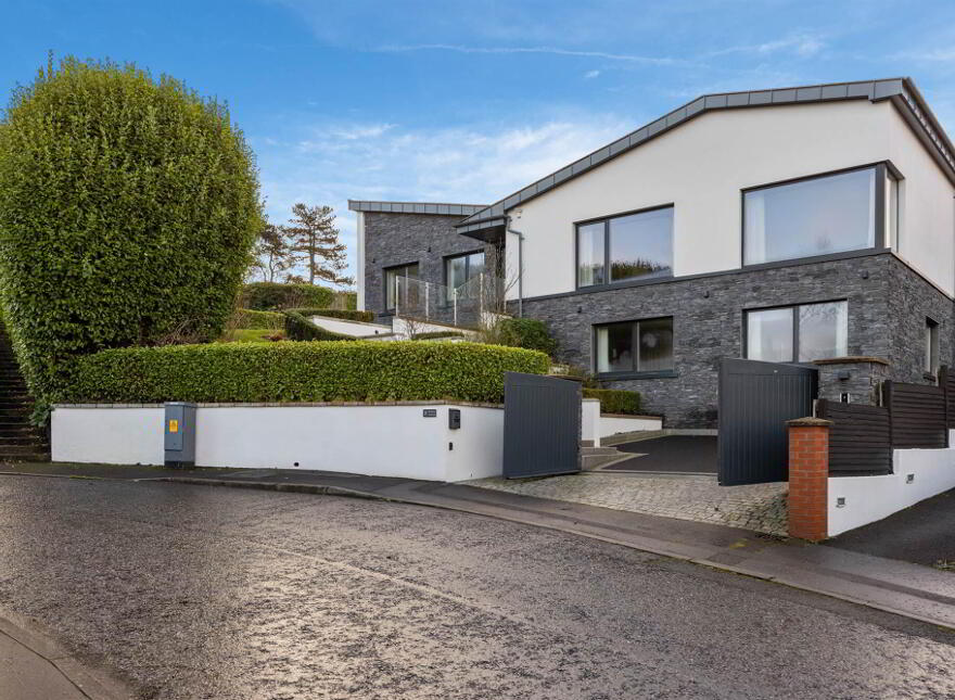 2 Kintyre Avenue, Holywood, BT18 0LY photo