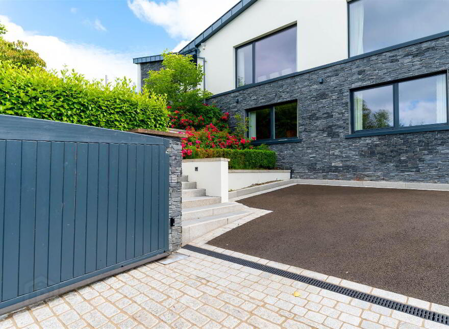 2 Kintyre Avenue, Holywood, BT18 0LY