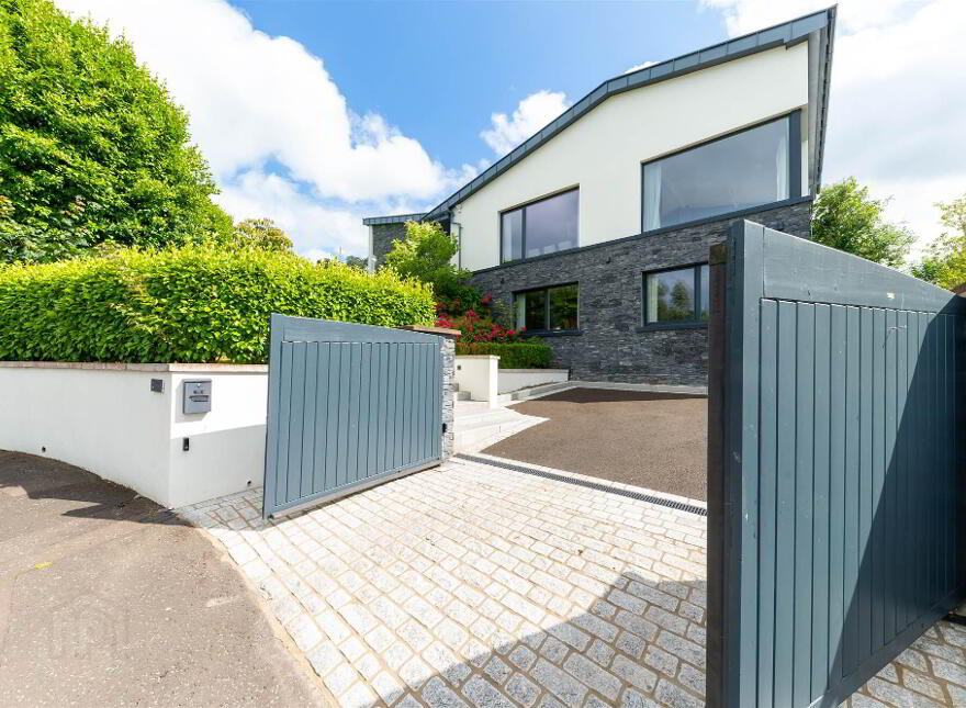 2 Kintyre Avenue, Holywood, BT18 0LY