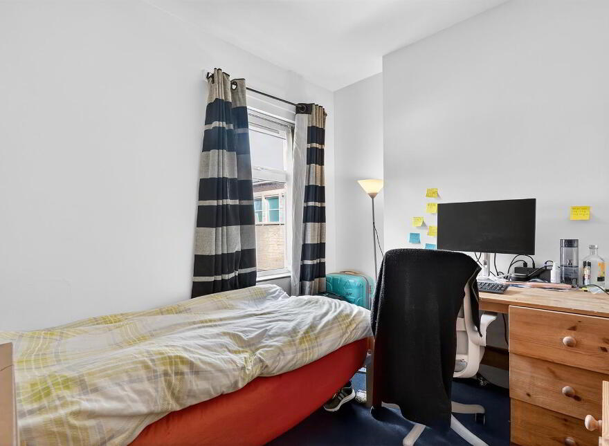 75 Wellesley Avenue ( Converted Into Two Apartments), Belfast, BT9 6DH