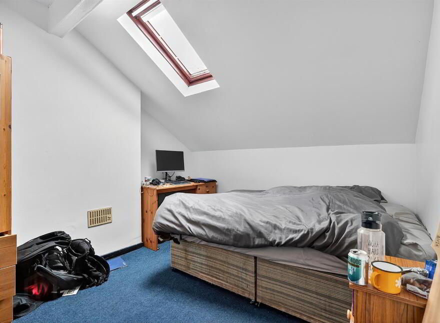 75 Wellesley Avenue ( Converted Into Two Apartments), Belfast, BT9 6DH