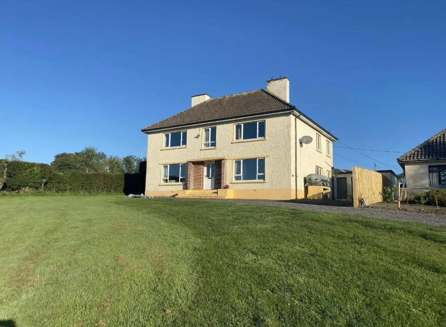 Bog Road, Scotstown, H18R896 photo