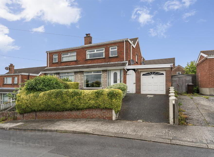 1 Rockland Crescent, Newtownards, BT23 8SF photo