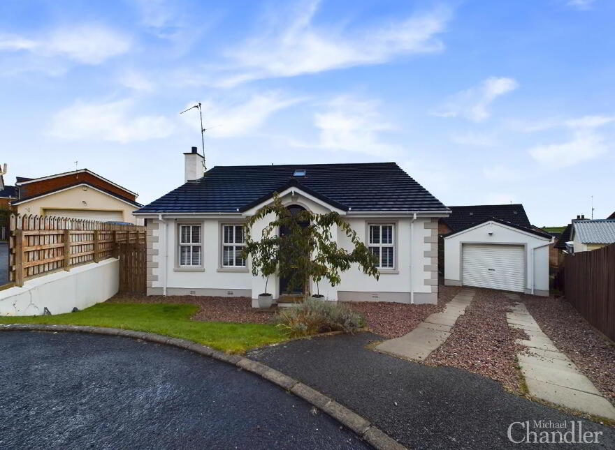 48 Castle Wood, Dromore, BT25 1FD photo