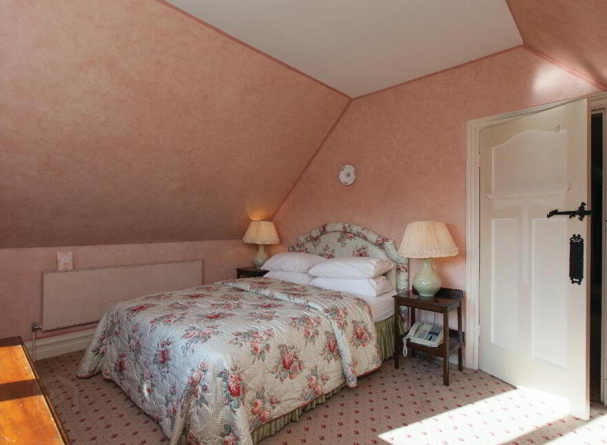 Rathmoyle House, 40 Craigdarragh Road, Helens Bay, Bangor, BT19 1UB