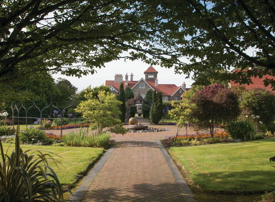 Rathmoyle House, 40 Craigdarragh Road, Helens Bay, Bangor, BT19 1UB