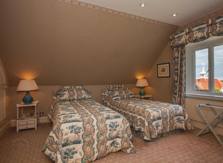 Rathmoyle House, 40 Craigdarragh Road, Helens Bay, Bangor, BT19 1UB