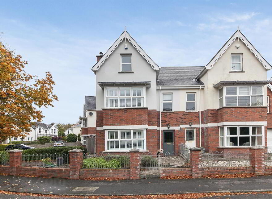 16 Holland Park, Belfast, BT5 6HB photo