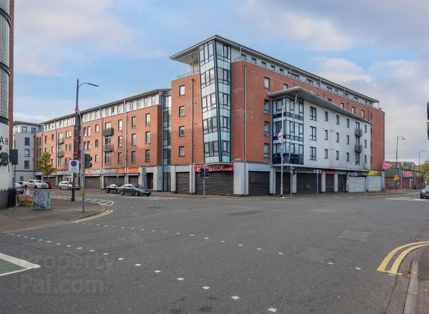 C2.4 Apartment, Whitehall Square, 181 Sandy Row, Belfast, BT12 5EU photo