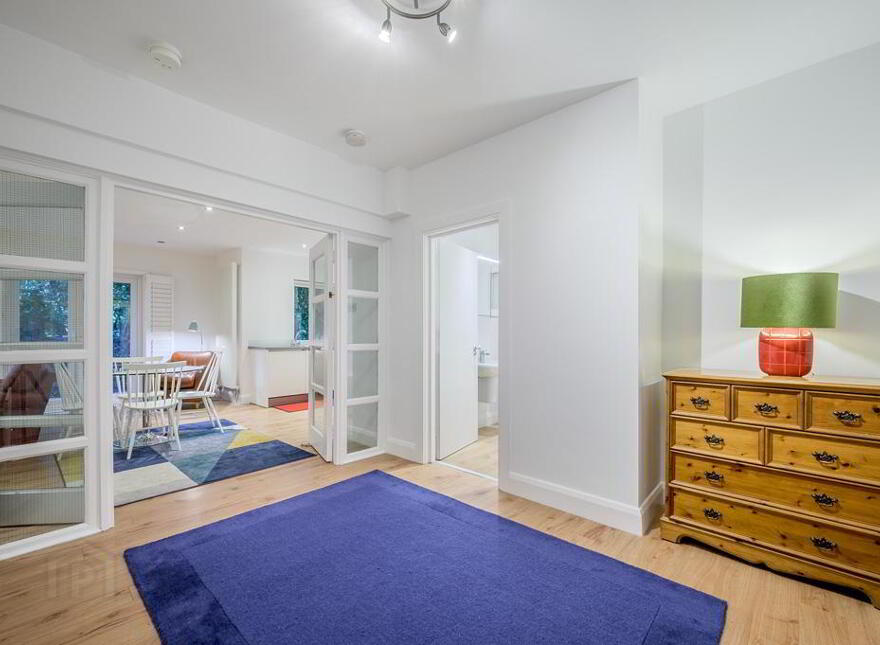 Flat 2 Holyrood Manor, 5 Holyrood, Belfast, BT9 5DA