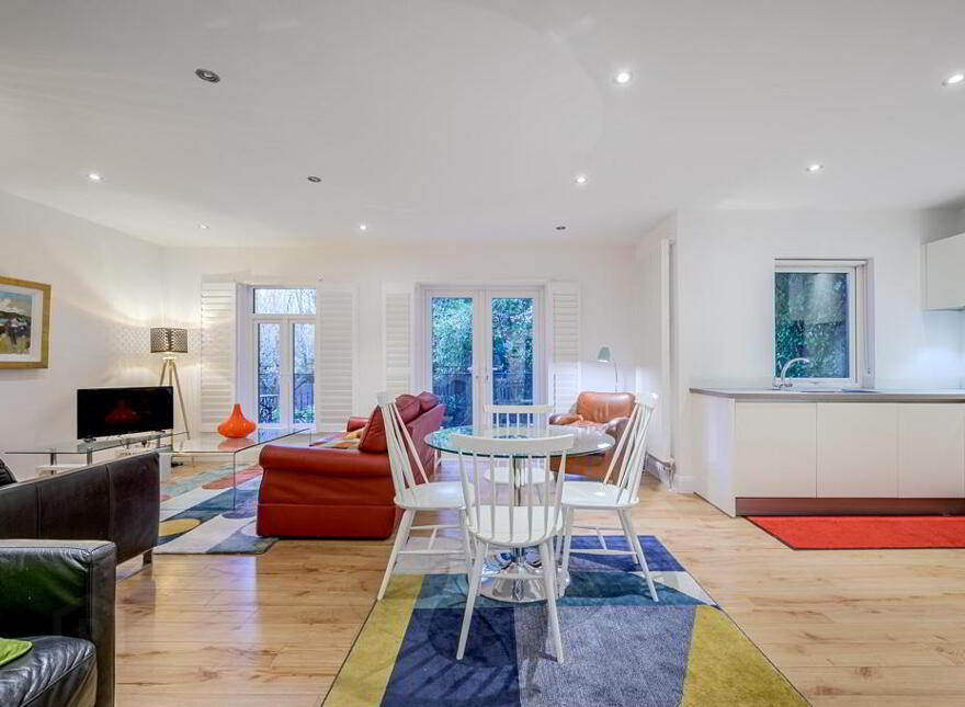 Flat 2 Holyrood Manor, 5 Holyrood, Belfast, BT9 5DA
